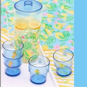 Lilly blanket and pitcher set